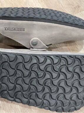 Birkenstock Women’s Grey Leather Clogs
